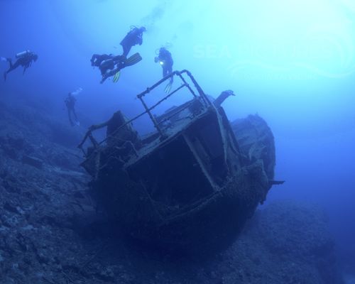 Taucher und Wracks Taucher und Wracks